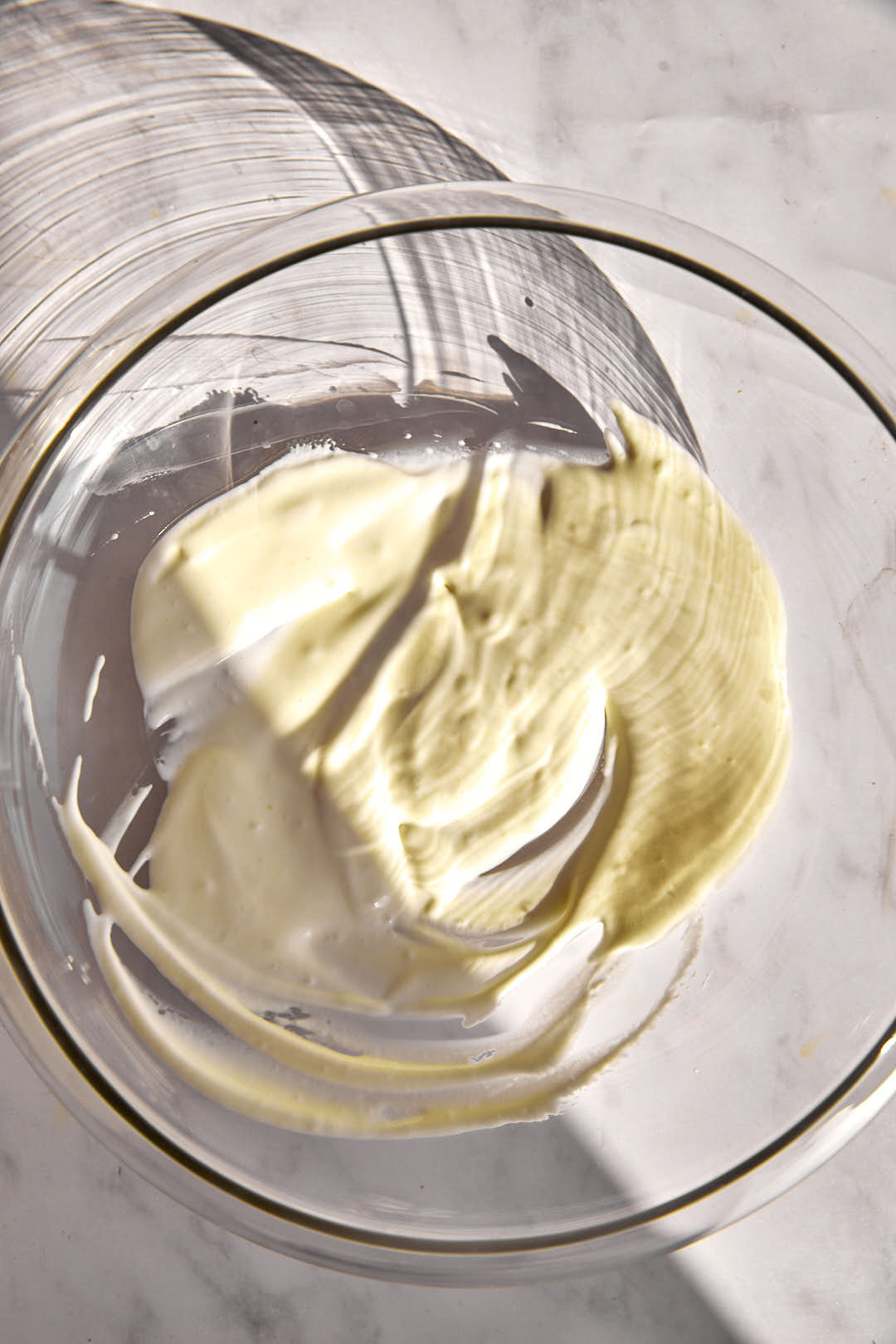 thin layer of pudding mixture in base of serving dish.