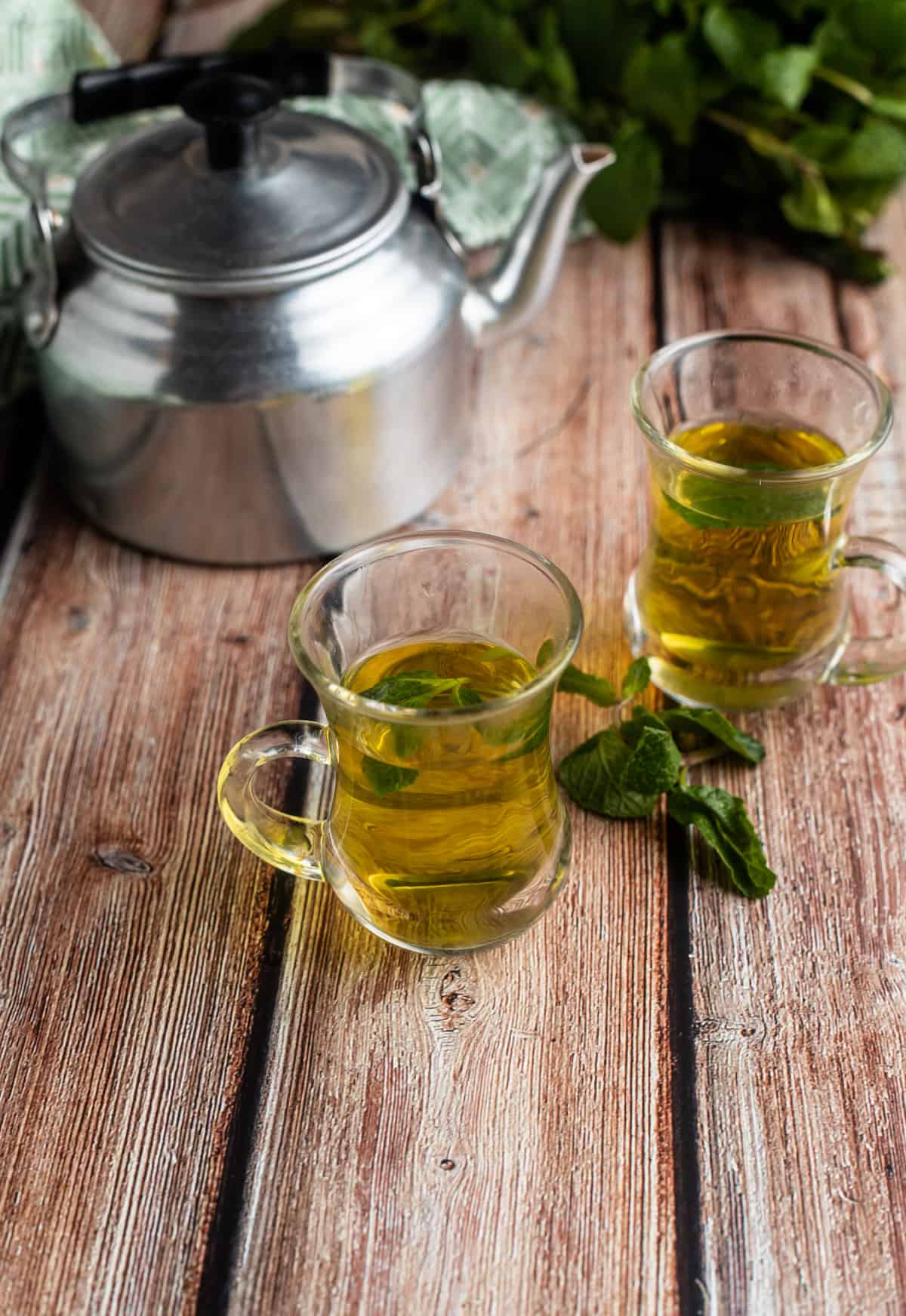 mint tea in glass cups 